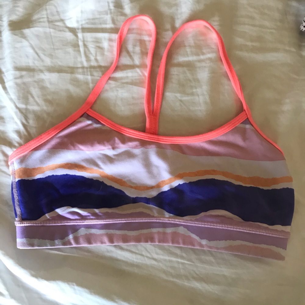 Lululemon Flow Y bra in bleacher stripe size 6